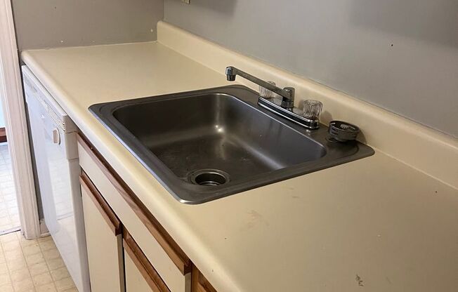 1 bed, 1 bath, $1,275, Unit 203