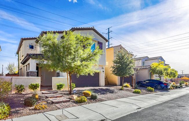 Beautiful 4 Bedroom Home In A Gated Skye Canyon Community