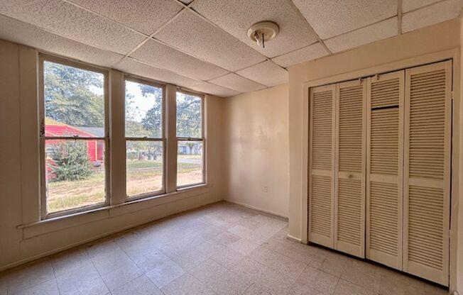 2 beds, 1 bath, $595, Unit Shreveport