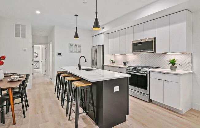 1707 W VIRGINIA AVE