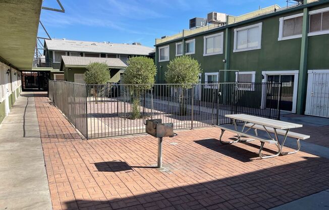 1 bed, 1 bath, 680 sqft, $995, Unit D25