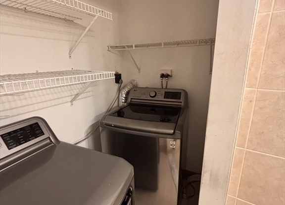 2 beds, 2 baths, 1,055 sqft, $2,400, Unit 318