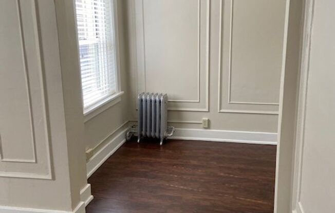 Studio, 1 bath, 300 sqft, $950, Unit 108