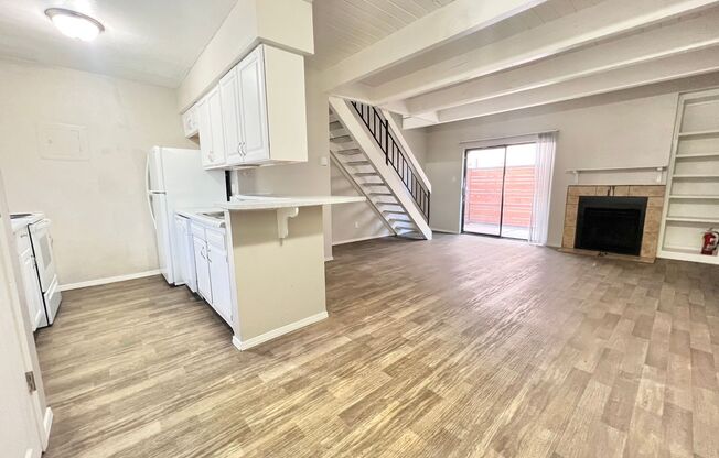 2 beds, 1 bath, 905 sqft, $995, Unit 1405-B