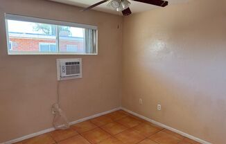 2 beds, 1 bath, $795, Unit # #C