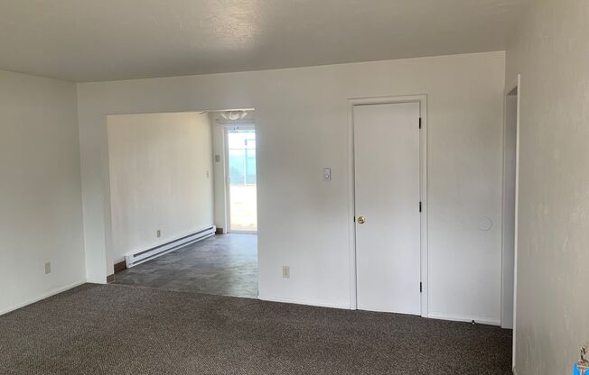 2 beds, 1 bath, 725 sqft, $1,300