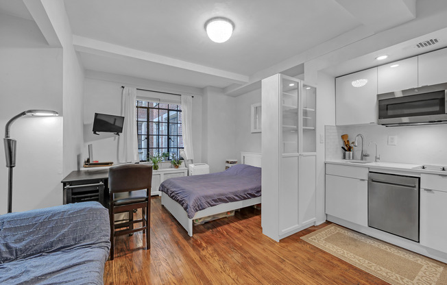 Studio, 1 bath, $2,600, Unit 318
