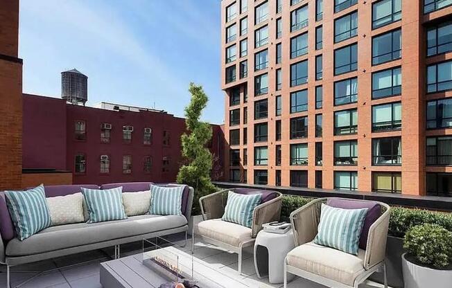 537 W 27 ST
