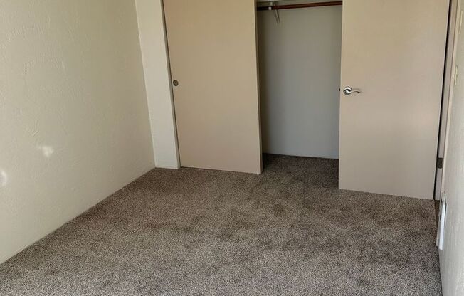 2 beds, 1 bath, 850 sqft, $1,395, Unit Unit - 11