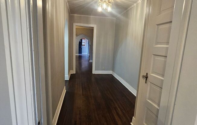 2 beds, 1 bath, 1,200 sqft, $1,250, Unit 1115 S Gary Pl