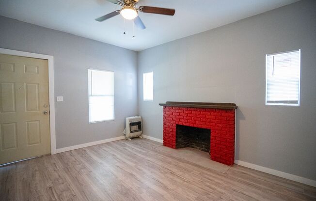 Beautiful 2 Bed 1 Bath Home in El Reno!