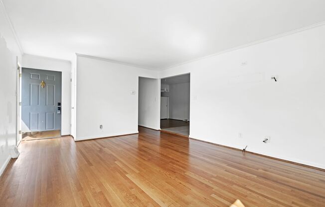 Charming ranch home walking distance to North Hills