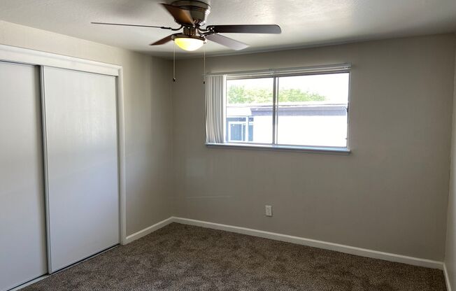 2 beds, 1 bath, $1,325, Unit 1395Stardust-7