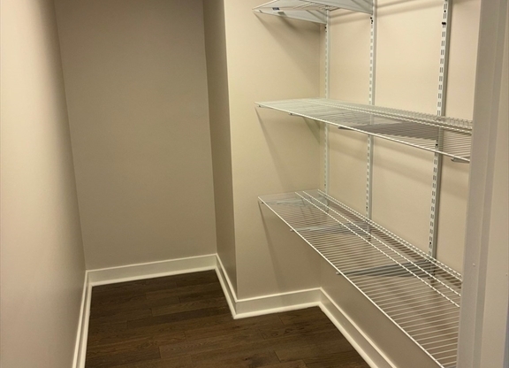 2 beds, 2 baths, 1,425 sqft, $3,000, Unit 355