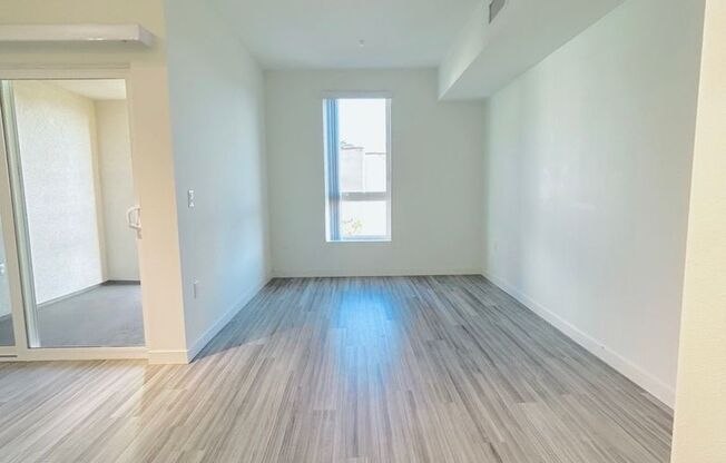 Studio, 1 bath, 620 sqft, $2,050, Unit 406