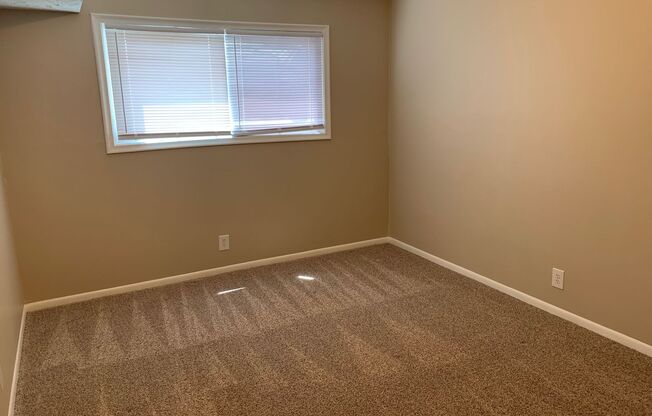 1 bed, 1 bath, 730 sqft, $825, Unit Unit #2