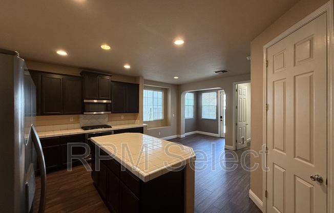 1899 DAWNELLE WAY
