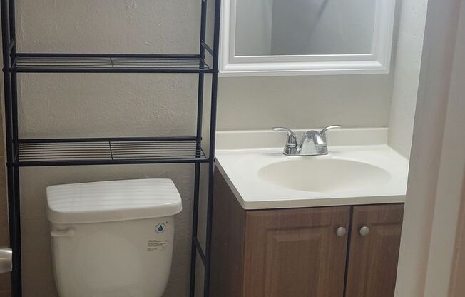 Studio, 1 bath, 500 sqft, $945, Unit 105