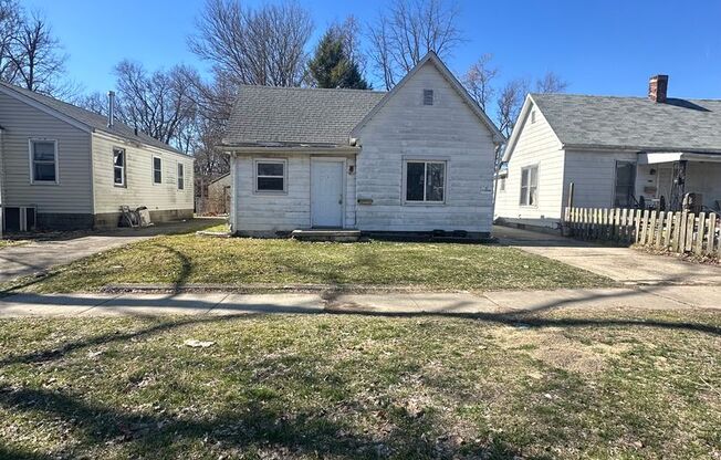 2 bed 1 bath update home with original hardwood