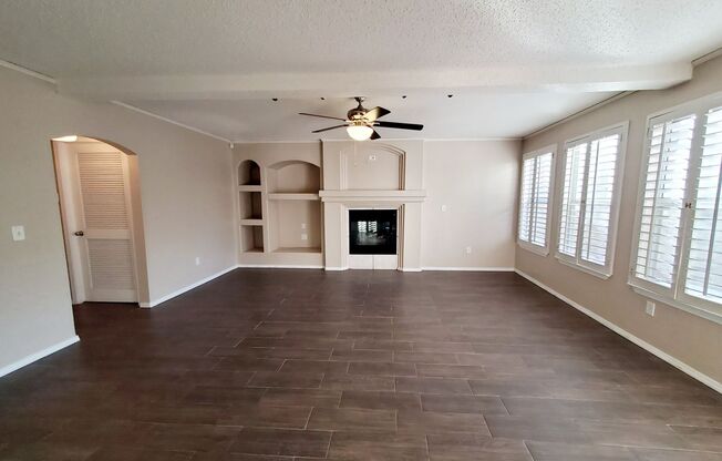 3 beds, 2.5 baths, $2,200