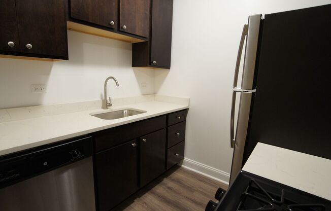 Studio, 1 bath, 427 sqft, $1,450, Unit 105