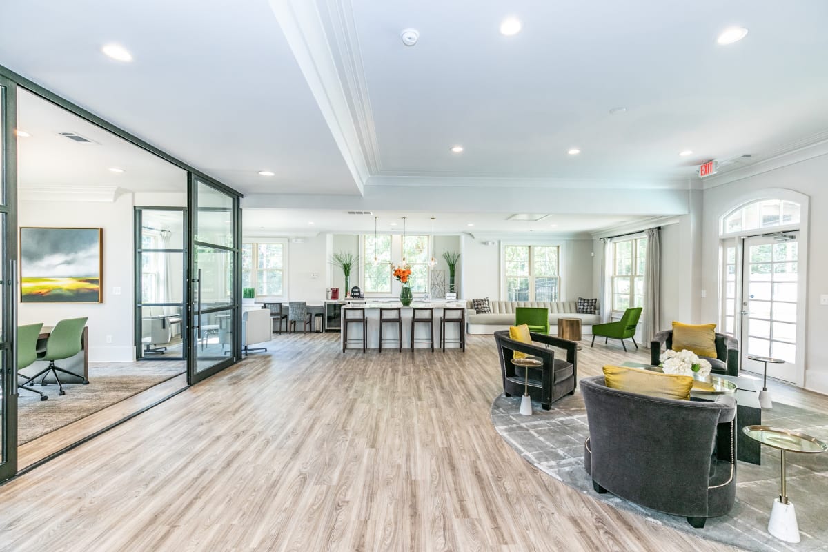Choose to live your best life at 1401 West Paces!