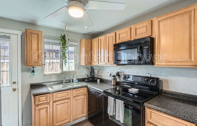 5270 W 24 AVE