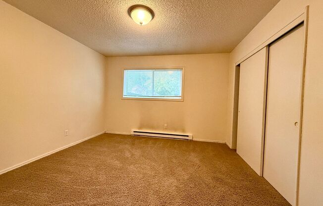 2 beds, 1 bath, $1,699, Unit 4624