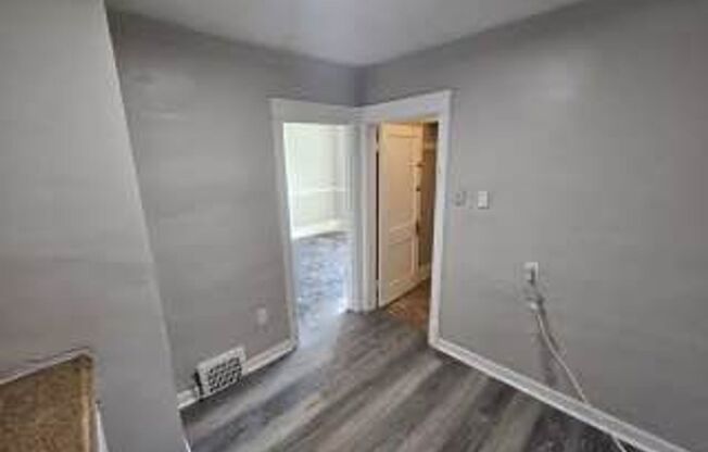 2 beds, 1 bath, $995