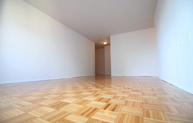 1 bed, 1 bath, $4,900, Unit 17B