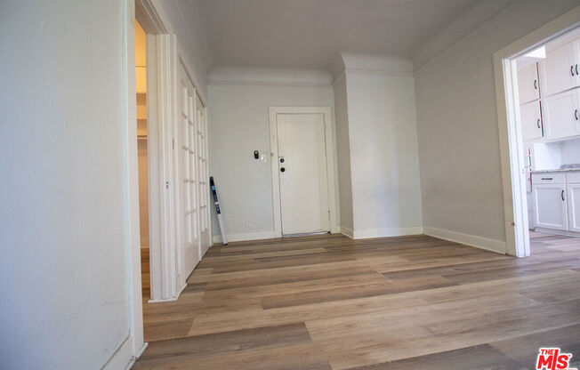 1316 N MARIPOSA AVE