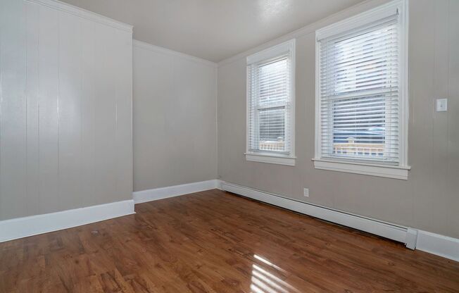 Remodeled 1 bedroom with fenced backyard