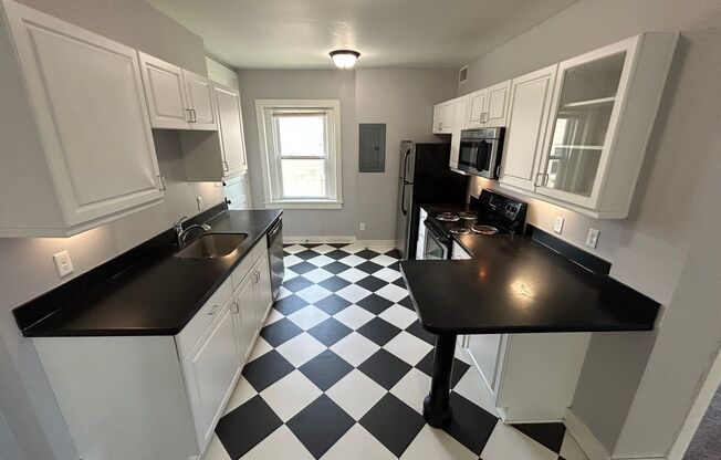 Carberry Apartments (3918 Cass St.)