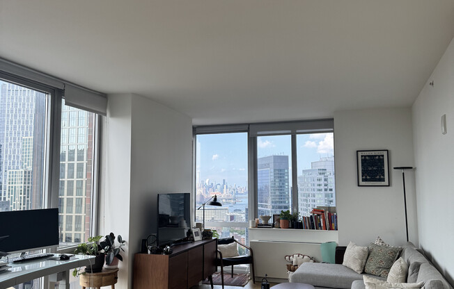 1 bed, 1 bath, $4,663, Unit 33Q