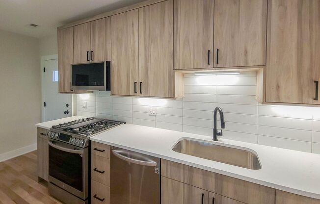 1 bed, 1 bath, 415 sqft, $3,550, Unit 2237-3W