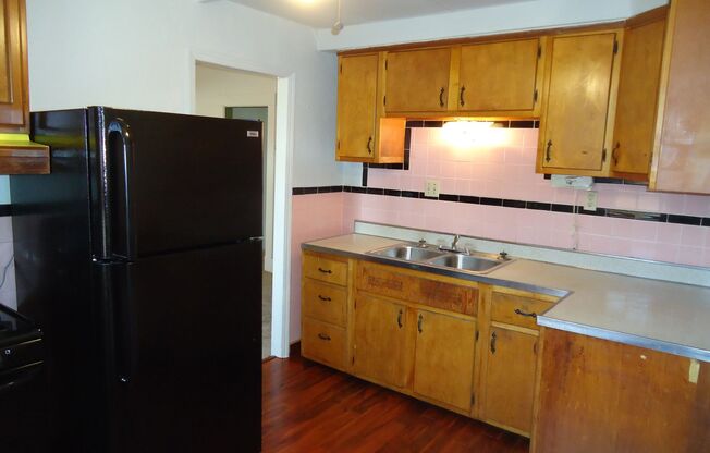 2 beds, 1 bath, $1,480, Unit 1STFL