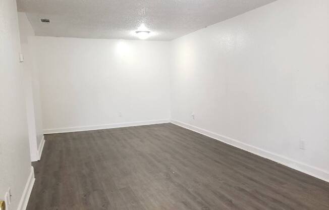 8536 CHANNELVIEW CIR