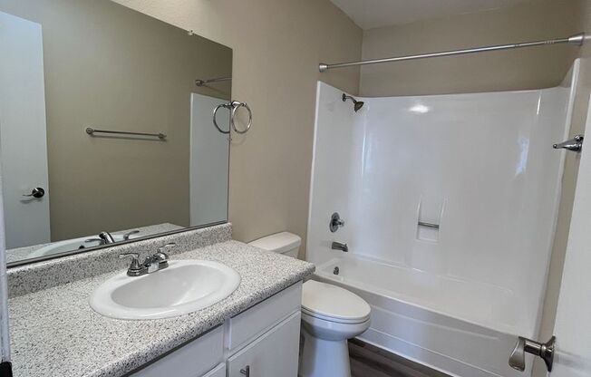 2 beds, 1 bath, 896 sqft, $1,895, Unit 091