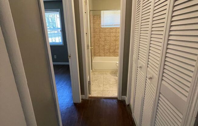 2 beds, 1 bath, $1,000