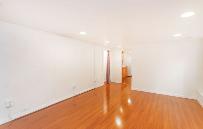 8 Yosemite Avenue