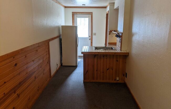 Studio, 1 bath, 400 sqft, $695, Unit #5