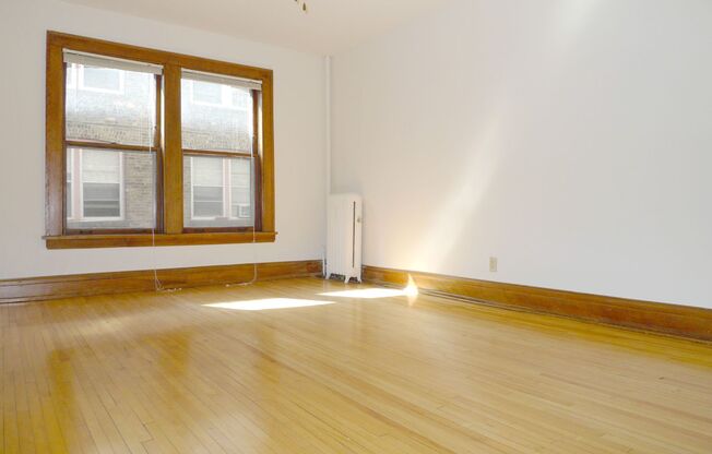 1 bed, 1 bath, 410 sqft, $870, Unit 22 - 04
