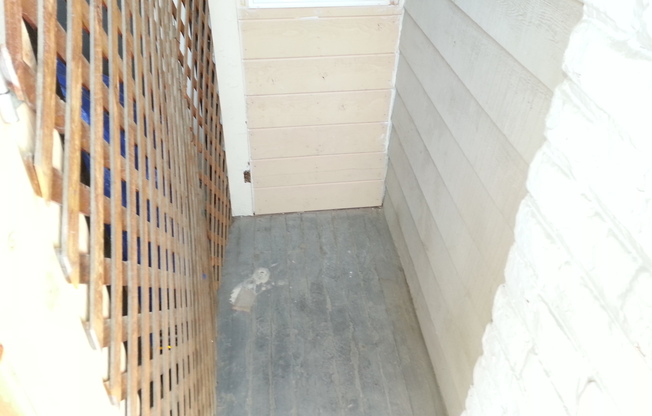 Studio, 1 bath, 325 sqft, $1,400, Unit 04