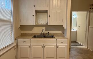 1 bed, 1 bath, $1,075, Unit Apt. 1, first floor