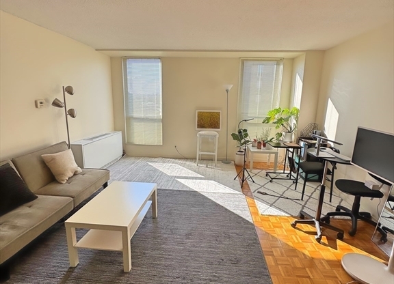 1 bed, 1 bath, 750 sqft, $2,650, Unit 1010