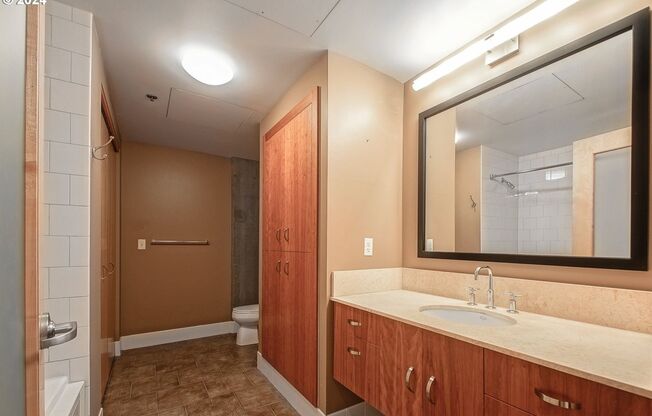 Studio, 1 bath, 735 sqft, $2,150, Unit ELI411