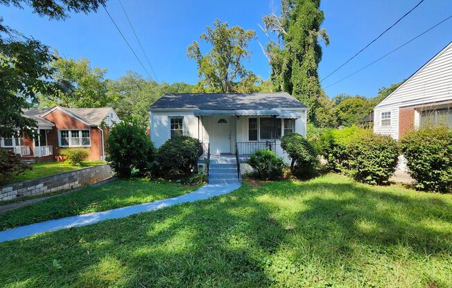 Charming 3-Bedrooms, 2-Baths Duplex - Unit A