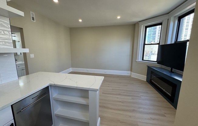 1 bed, 1 bath, 550 sqft, $3,550, Unit 32