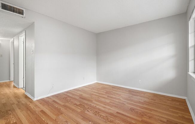 2 beds, 1 bath, 750 sqft, $1,095, Unit K714 - 307 - 206