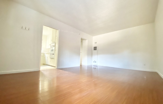 Studio, 1 bath, $1,895